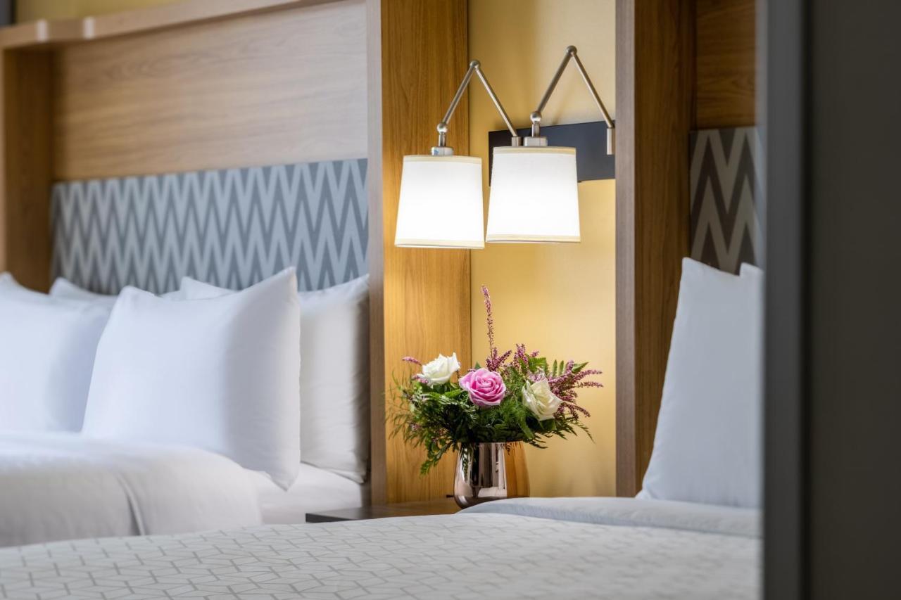 Holiday Inn - Long Island - Islip Arpt East By Ihg Holtsville Exteriör bild